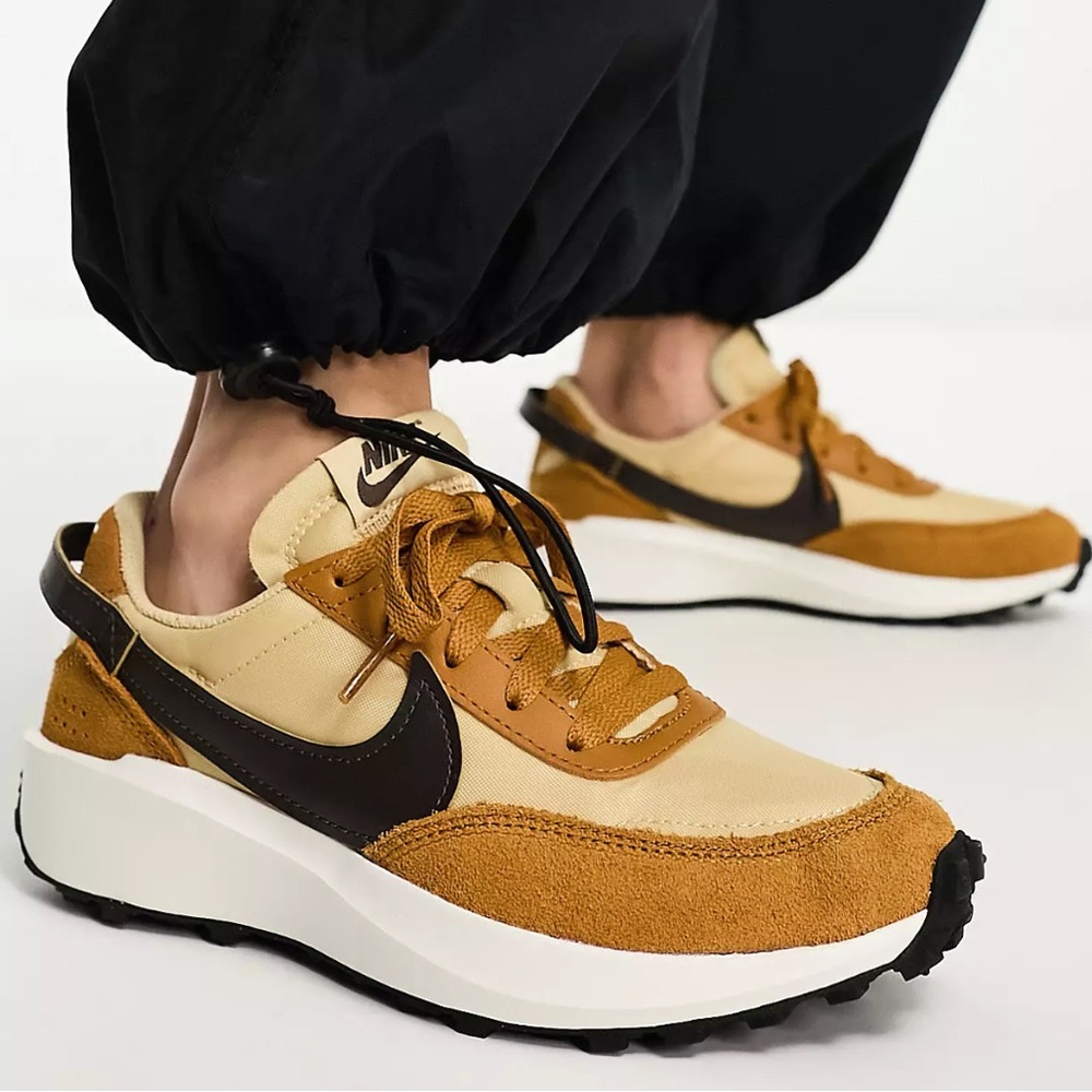 NWOT Nike Waffle Debut Sneakers Brown 9.5